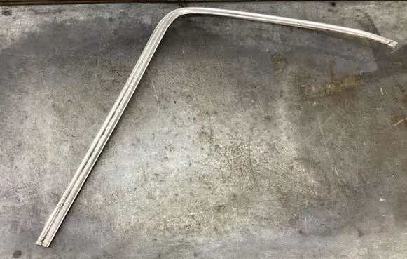 Mercedes-Benz W123 Windshield trim 