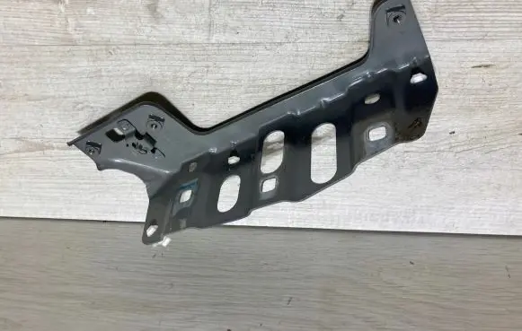 Renault Clio V Fender mounting bracket 641346272R