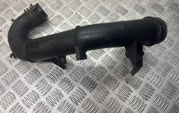Intercooler hose/pipe