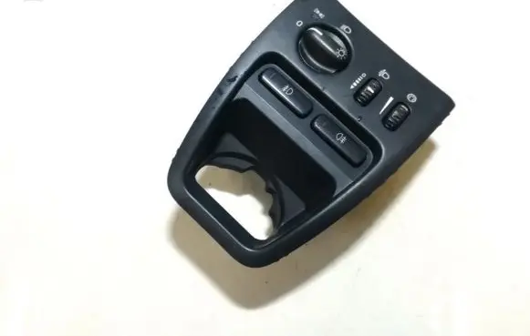 Volvo XC90 Light switch 8685452