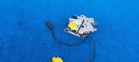 BMW X1 U11 Engine bonnet/hood lock/catch 9880001
