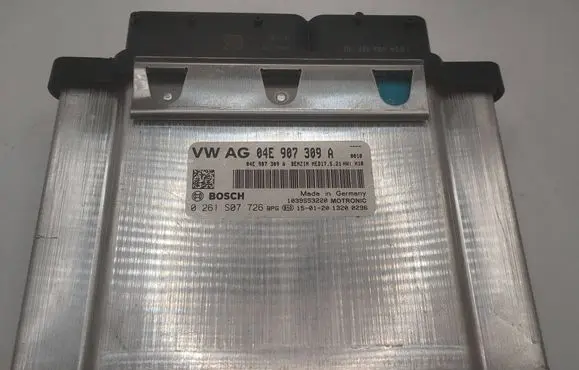 Volkswagen Golf VII Engine control unit/module 04E907309A 0261S07726