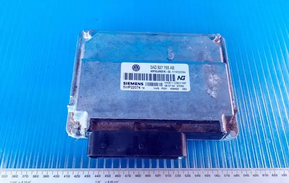 Volkswagen Touareg I Transfer box differential control unit 0AD927755AB 5WP2207416