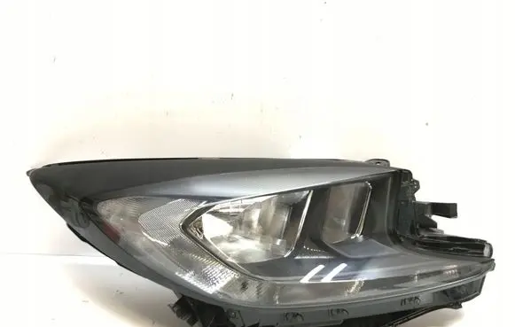 Toyota Aygo AB10 Headlight/headlamp