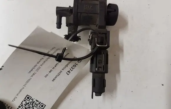 Volkswagen Golf IV Turbo solenoid valve 1J0906283C