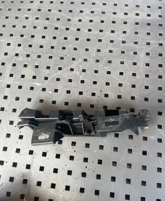 Citroen C4 I Front bumper mounting bracket 9652507280