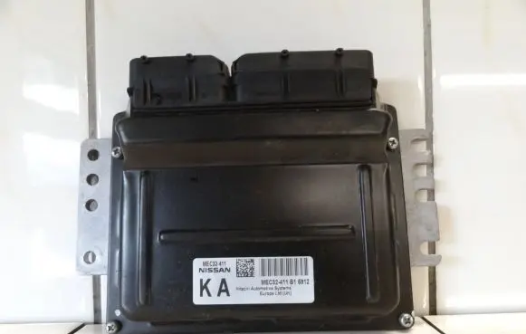 Nissan Almera Tino Engine control unit/module MEC32-411KA