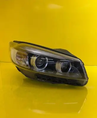 KIA Sorento Headlight/headlamp 92102-C5200