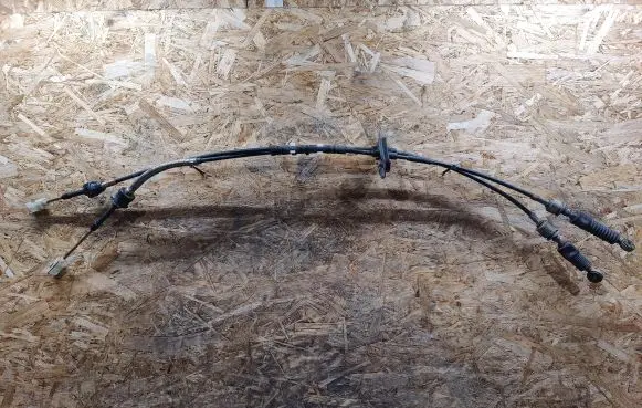 Mitsubishi Grandis Gear shift cable linkage
