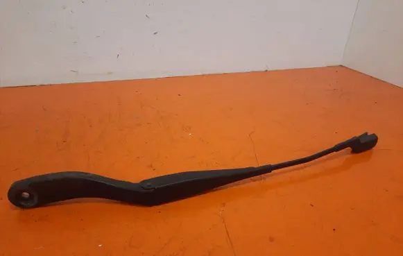 Volvo V50 Front wiper blade arm 30699997
