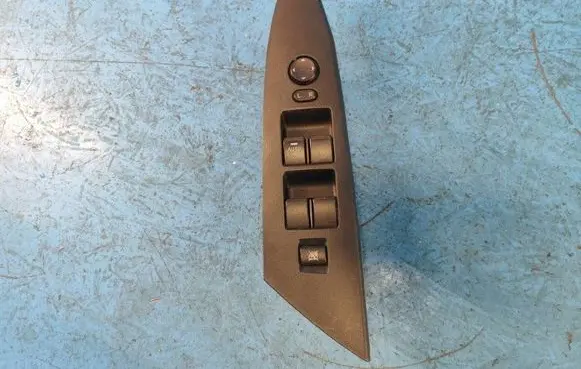 Mazda 3 II Electric window control switch BBM266350B