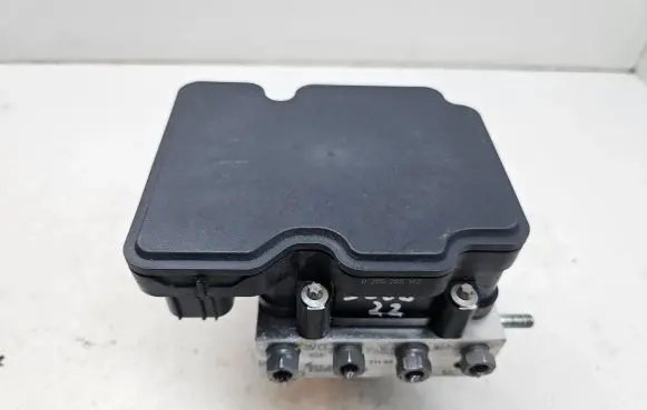 Peugeot 5008 II ABS Pump 9845052680
