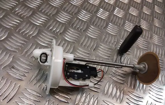 Subaru Legacy Fuel level sensor 