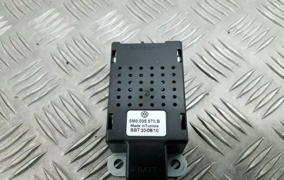 Volkswagen Golf Plus Aerial antenna amplifier 5M0035570B