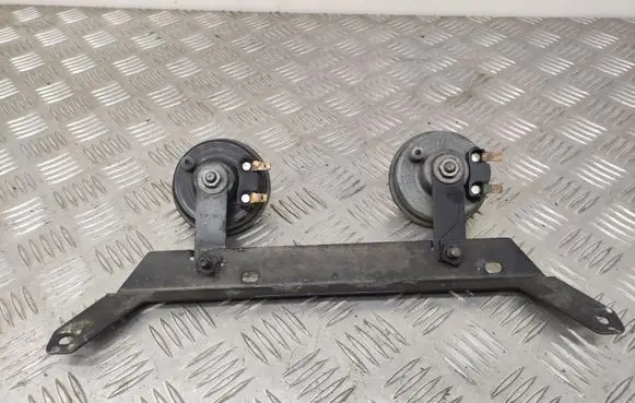 Nissan Juke I F15 Horn signal