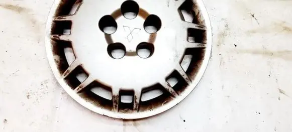 Mitsubishi Space Wagon R15 wheel hub/cap/trim mr316166