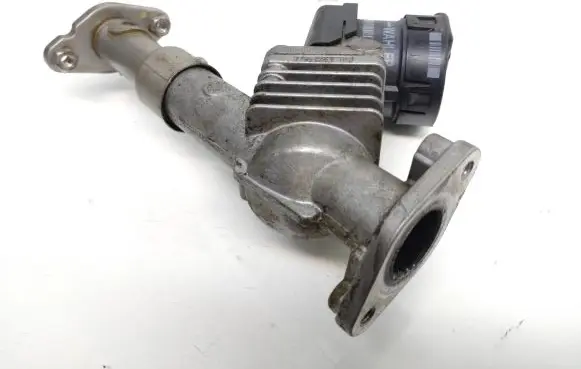BMW 1 E81 E87 EGR valve 7563241 138805033 110607