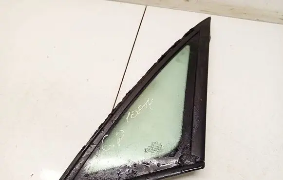 Audi A4 S4 B5 8D Rear side window as2