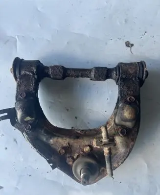 Mitsubishi Pajero Front upper control arm/wishbone 