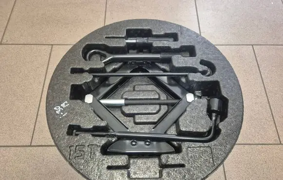 Hyundai i30 Tool set 09149G4000 09100G4050