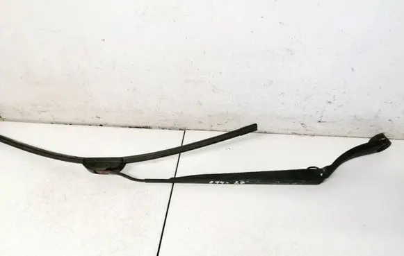 KIA Sorento Front wiper blade arm