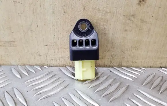 Lexus CT 200H Airbag deployment crash/impact sensor 8983175010