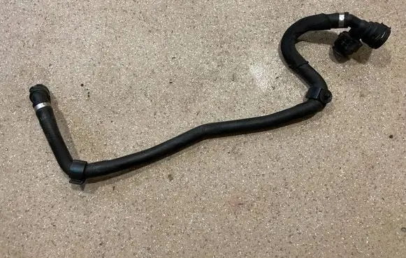 BMW X5 F15 Engine coolant pipe/hose 7646702