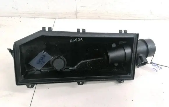 Mercedes-Benz C W203 Air filter box A0000945568