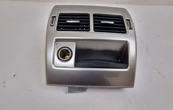Jaguar XF X250 Rear air vent grill AX2367846A