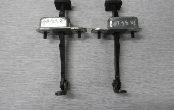 Hyundai ix35 Front door check strap stopper