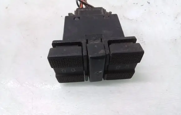 Volkswagen PASSAT B4 Electric window control switch