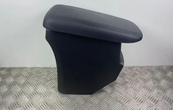 Mitsubishi Outlander Glove box central console 