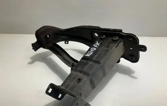 Radiator support slam panel bracket