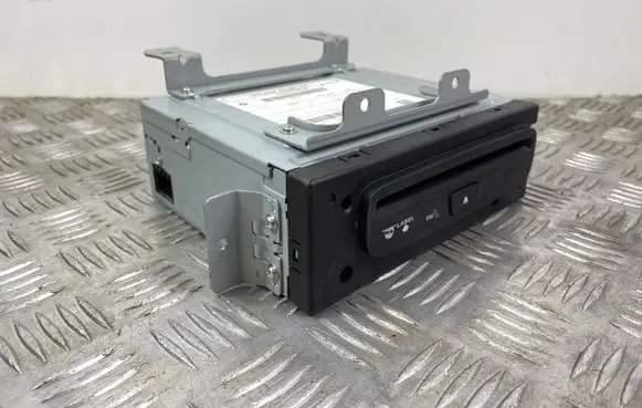 Dodge Durango CD/DVD changer P05091245AE