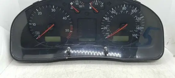 Volkswagen PASSAT B5 Speedometer (instrument cluster) 3B1919930D