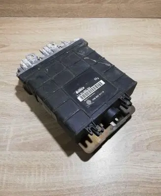 Volkswagen Golf III Engine control unit/module ECU 0261200784 1H0907311H