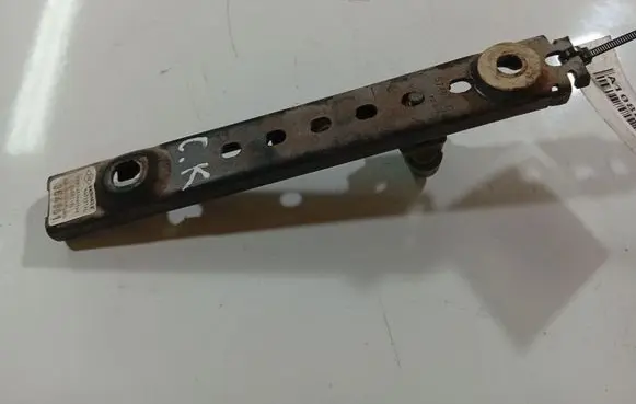 Renault Scenic I Seat belt adjustment rail 847931AL