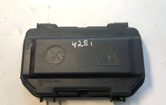 BMW 4 F32 F33 Fuse box cover 9224872 61149224872 21008