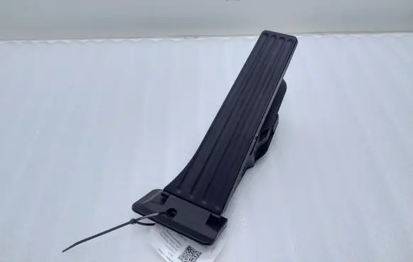 BMW 2 F45 Accelerator throttle pedal 6859999