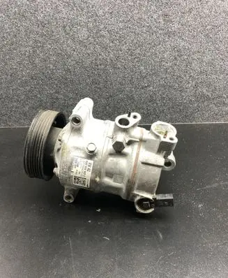 Volkswagen Golf VII Air conditioning (A/C) compressor (pump) 5Q0820803E
