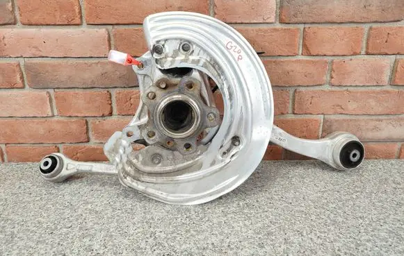 BMW 3 G20 G21 Front wheel hub spindle knuckle 6878610