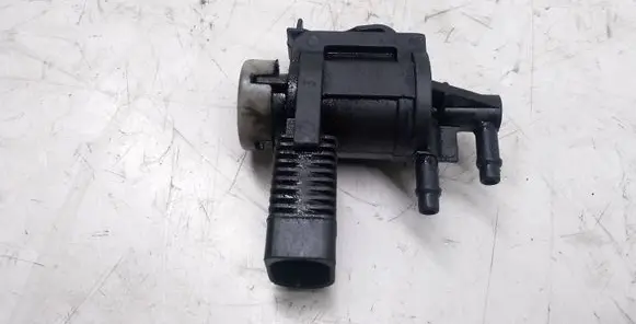 Audi Q5 SQ5 Turbo solenoid valve 555495
