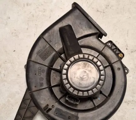 Volkswagen Polo Heater fan/blower 6Q1820015C A1916