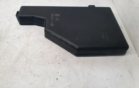 Toyota Prius (XW20) Fuse box cover 8644 8644YA1
