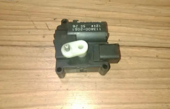 Toyota Corolla Verso AR10 Air flap motor/actuator 1138002051