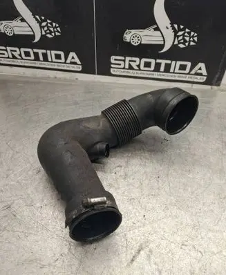 Mercedes-Benz E W212 Air intake hose/pipe a6110940208