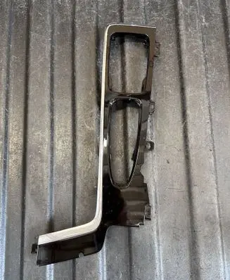 Volvo V60 Gear shifter surround trim plastic 31469368 31417550