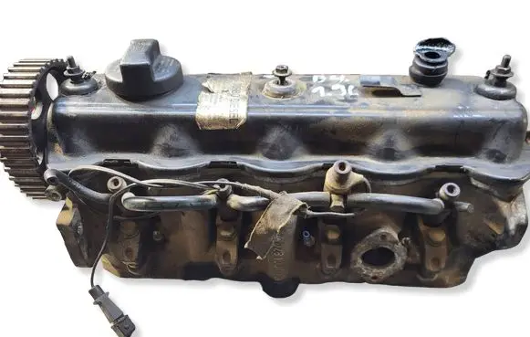 Audi 80 90 S2 B4 Engine head 028103373N