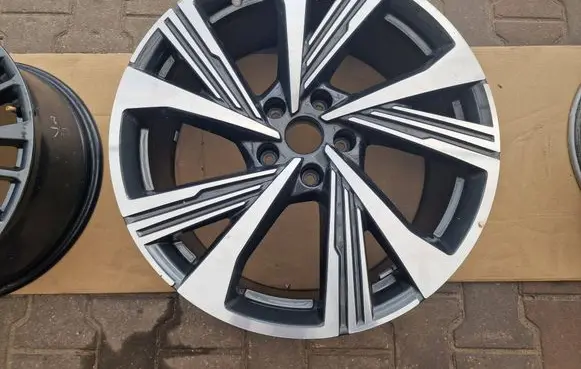 Audi Q6 e-tron R21 alloy rim 85H601025K