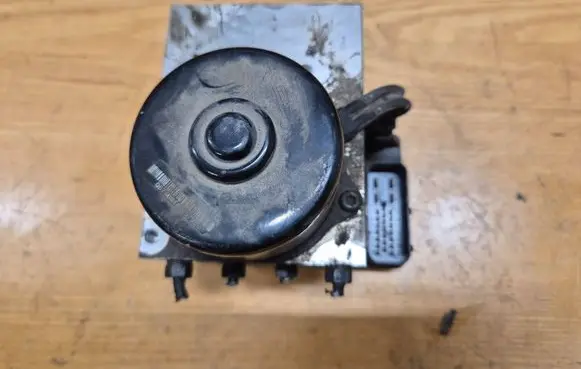 Volkswagen Golf IV ABS Pump 1J0614417A 1J0907379P 10094903373